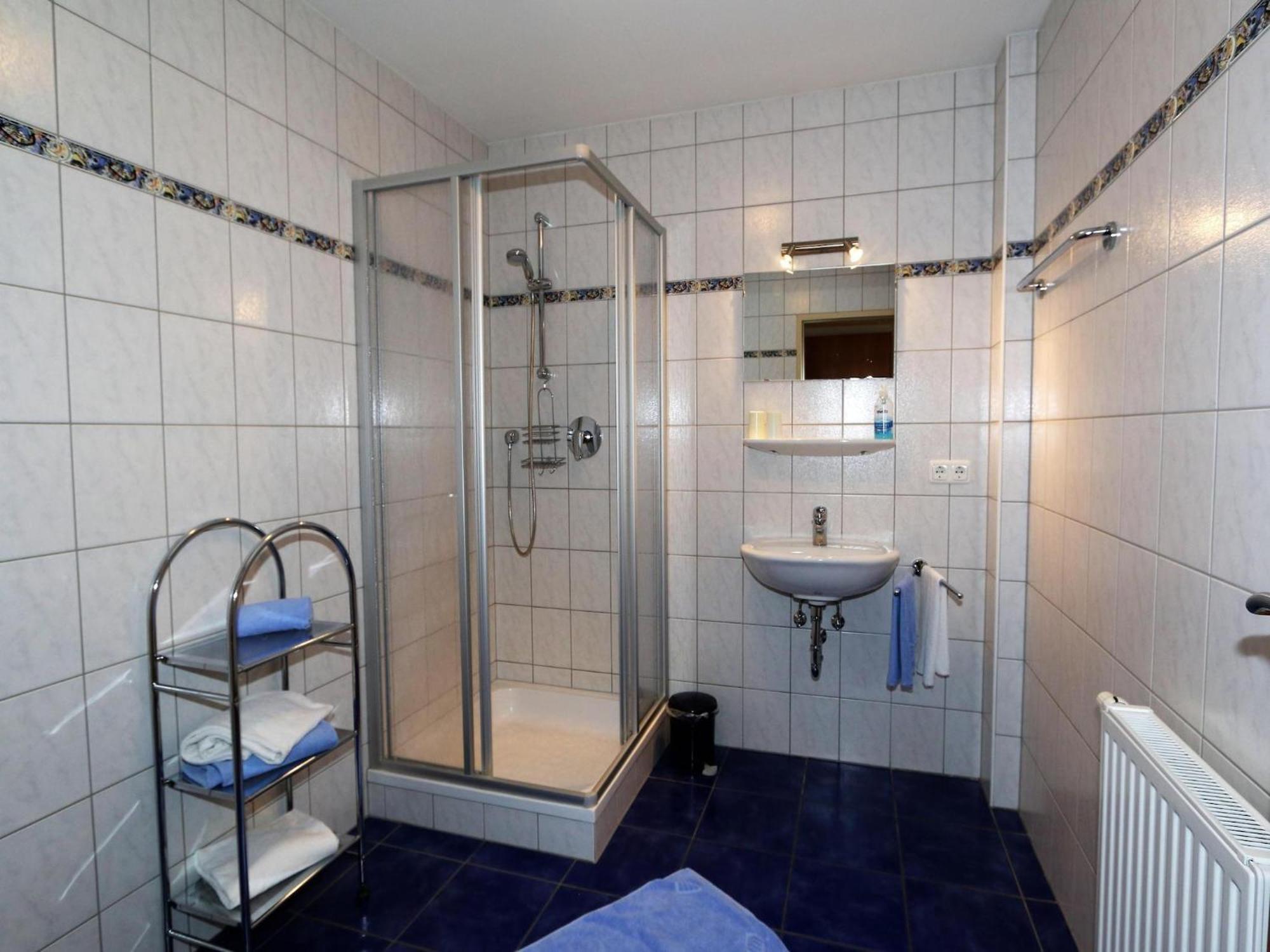 In With Parking Space Apartment *
